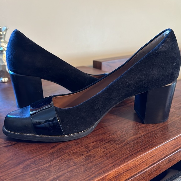 Clarks black leather, suede, and patent pumps in terrific condition! - Picture 7 of 9